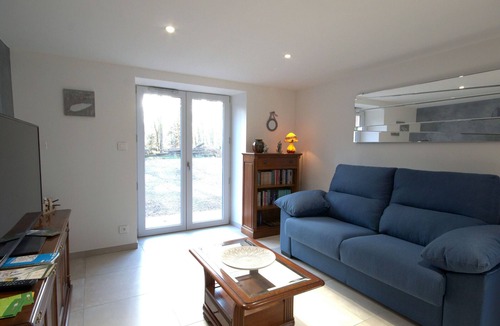 Ternuay-Melay-et-Saint-Hilaire Cottage | Cottage in forest with private pond, 1 bedroom, 2-4 people