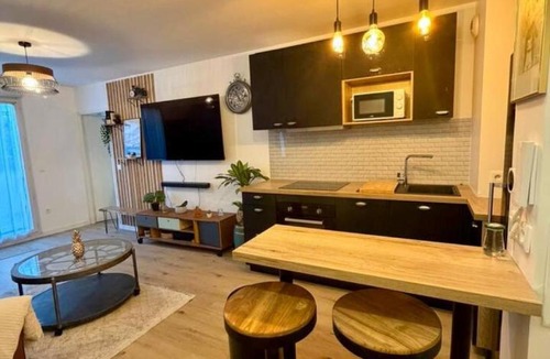 Athis-Mons Apartment | Fresh Apartment near Orly & Free parking