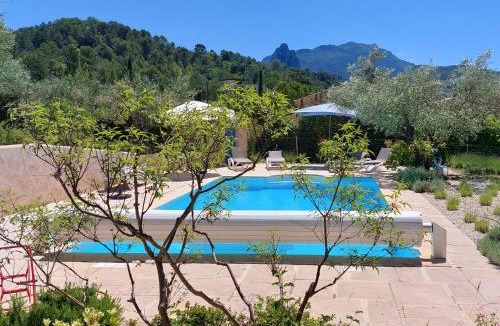 Buis-les-Baronnies House | Freundliches Haus mit Pool und großem Garten