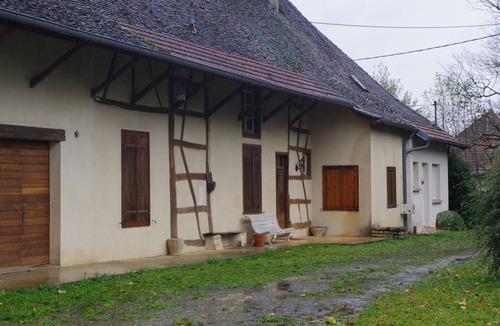 Villevieux Cottage | Friendly Bresse farm, ideal for visiting the region!