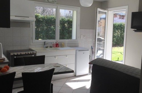 Feissons-sur-Isere Apartment | ⛷Fsi*3⭐️⭐️⭐️CONFORT*ÉQUIPEMENTS*WIFI*JARDIN*cures*ski*mariage🏰