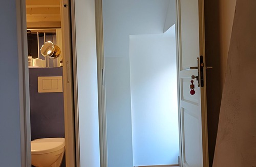 Beaumont-sur-Grosne Bed & Breakfast | 'Fuchia' Guest Room with Shared Pool, Terrace, and Wi-Fi