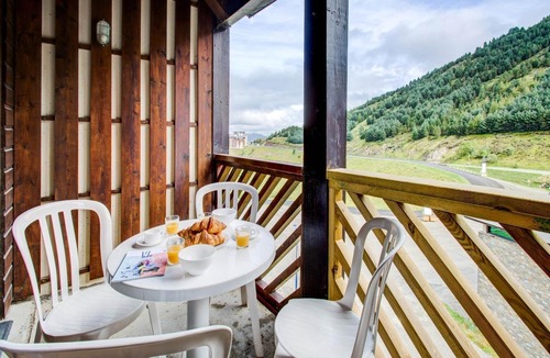 Peyragudes Apartment | Functional Studio, Heart of the High Pyrenees