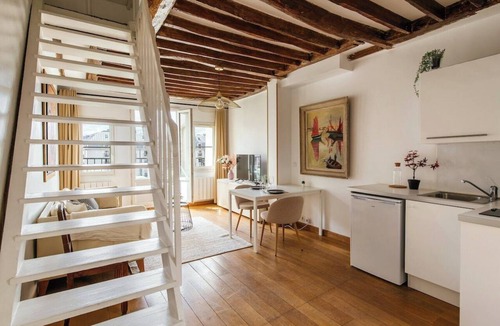 Les Halles Apartment | Géranimus 36A : Heart of Paris
