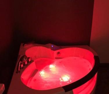 Saint-Apollinaire-de-Rias House | Gîte 10 personnes Ardèche Jacuzzi