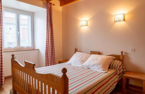 Chaulhac House | Gîte 6/7 personnes 1 chambre/1 mezzanine