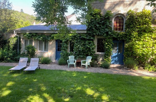 Lucenay-l'Eveque Cottage | Gîte Anémone bij Villa Mortaise Gîtes in de Bourgogne