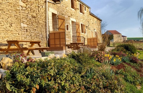 Montillot House | Gîte au Bois des Riots Tameron MONTILLOT YONNE 89 BOURGOGNE near Vézelay