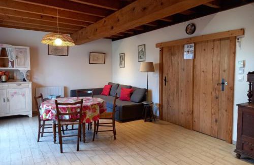 Gannay-sur-Loire House | Gîte Authentique avec Accès au Canal et Intimité Préservée - FR-1-489-609