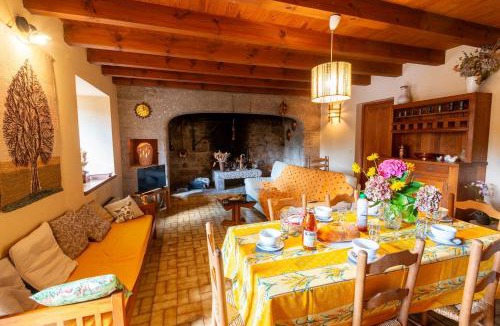 Le Buisson House | Gîte aux combettes 4/6 personnes