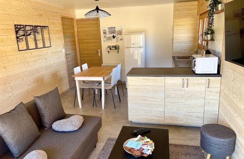 Lamoura Bed & Breakfast | Gîte avec terrasse et belle vue - ChaletNelda com
