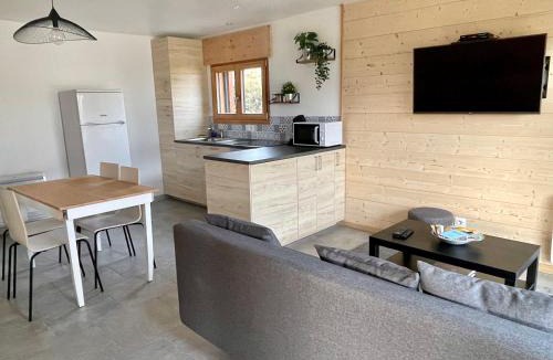 Lamoura Bed & Breakfast | Gîte avec terrasse et belle vue - ChaletNelda com