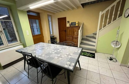 Oisy House | Gîte Barbafeuilles Jolie Maison au Calme, Cuisine Équipée et Wifi Performant
