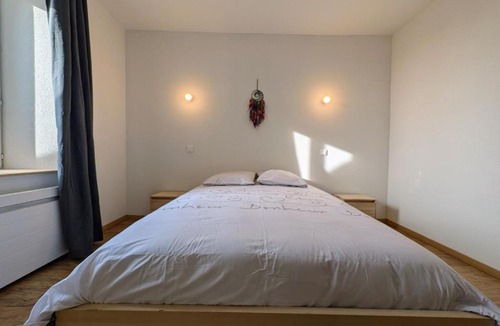 Anjeux House | Gîte Calme 4 Pers avec Poêle à Bois et WiFi Inclus - FR-1-583-513