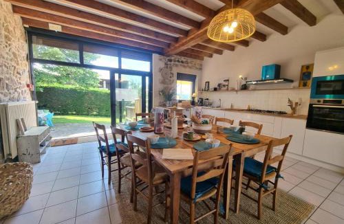 Virigneux House | Gîte calme avec terrasse, animaux admis, près de l'élevage de poneys - FR-1-496-326