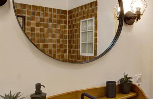 Belmont-de-la-Loire House | Gîte campagnard moderne avec animaux admis, terrasse et internet - FR-1-496-304