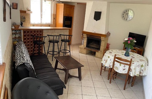 Domptail-en-l'Air House | Gîte chaleureux avec terrasse près de Nancy, parking privé, à proximité de festivals et nature - FR-1-584-9
