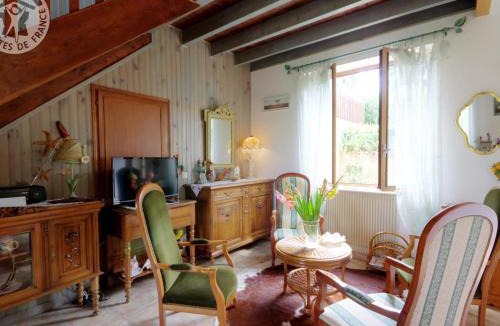 Bussieres House | Gîte Charmant avec Terrasse et Jardin, Animaux Bienvenus - FR-1-496-90
