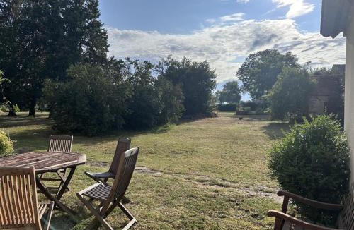 Toulon-sur-Allier House | Gîte confortable proche Moulins avec jardin & poêle à bois - FR-1-489-463