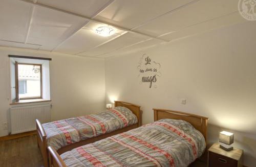 Cremeaux House | Gîte confortable à la ferme avec terrasse en campagne - FR-1-496-220