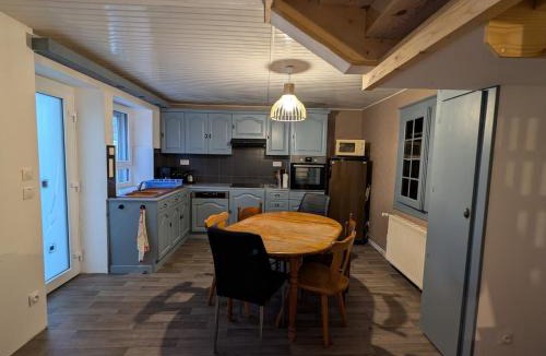 Tremonzey House | Gîte confortable en forêt de Vôge avec WiFi et parking - FR-1-589-798
