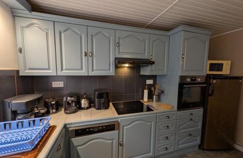 Tremonzey House | Gîte confortable en forêt de Vôge avec WiFi et parking - FR-1-589-798