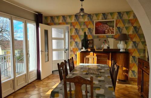 Creuzier-le-Neuf House | Gîte confortable avec piscine partagée et animaux admis - FR-1-489-76