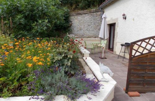 Neuvy Apartment | Gîte cosy à Neuvy avec jardin et animaux acceptés - FR-1-489-213