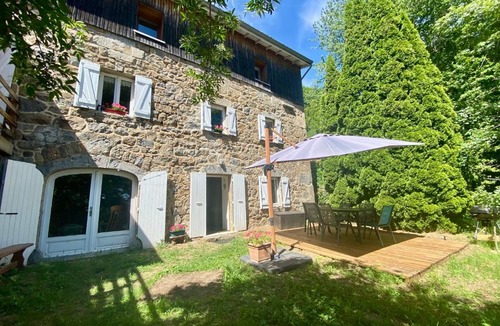 Rochepaule House | Gîte D'Âme Nature