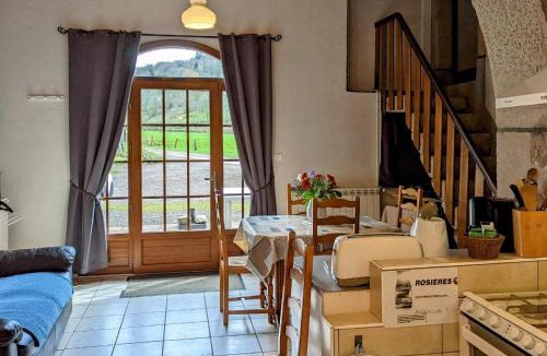 Saint-Bresson House | Gîte de charme à Saint-Bresson, proche activités nature - FR-1-583-476