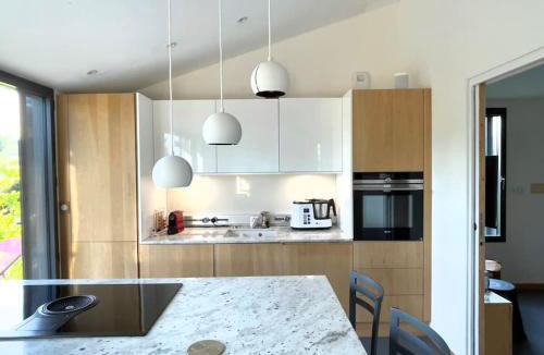 Peaugres Villa | Gîte de charme 5 étoiles pour couple avec sauna et jacuzzi extérieurs privatifs