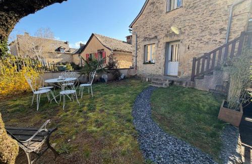 Balsac House | Gîte de charme avec jardin, proche de Rodez - 4 personnes