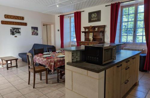 Cherves-Richemont House | Gîte de charme près de Cognac avec vélos et jardin - FR-1-653-205