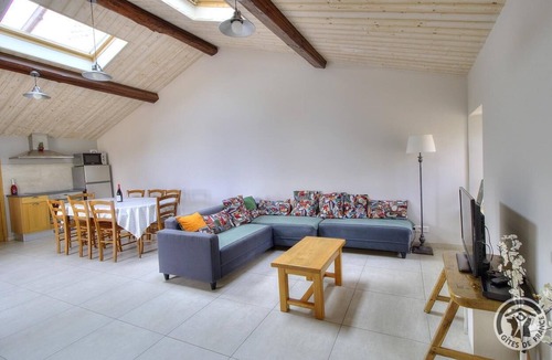 Quincie-en-Beaujolais House | Gîte de L'aubépin - Quincie-en-beaujolais