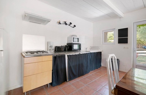 Varennes House | Gîte de l'olivier – Château des Varennes: 6 Guests, Pool, Garden, Horseback Rides