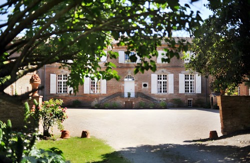 Varennes House | Gîte de l'olivier – Château des Varennes: 6 Guests, Pool, Garden, Horseback Rides