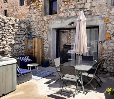 Pierrelatte House | Gîte de la Berre