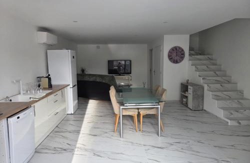 Pierrelatte House | Gîte de la Berre