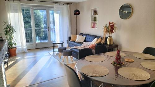 Poligny House | Gîte de la croix du Dan