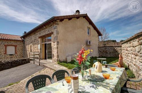 Apinac House | Gîte de la croix