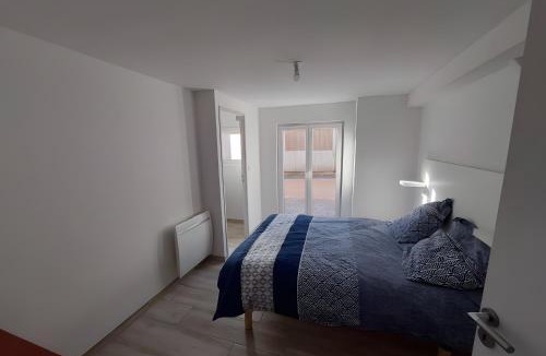 Aze House | Gîte de Vaux Entre vignes et forêt