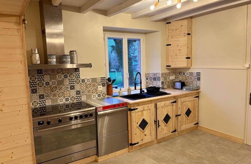 Montchal House | Gîte des beaux souvenirs (sleeps 23)