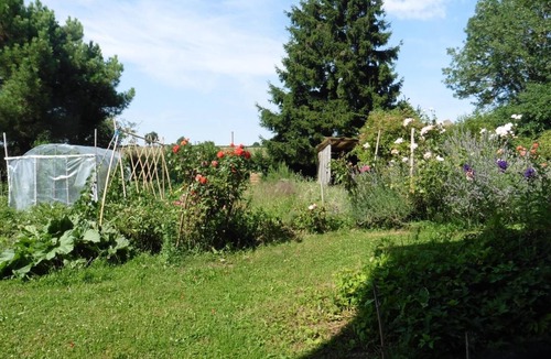 Villeneuve-en-Montagne House | Gîte des Sequoïas - VILLENEUVE-EN-MONTAGNE