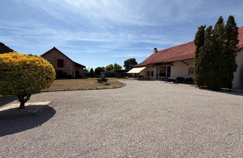 Commenailles House | gîte du bel étang