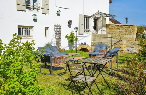 Menetru-le-Vignoble House | Gîte du soleil levant