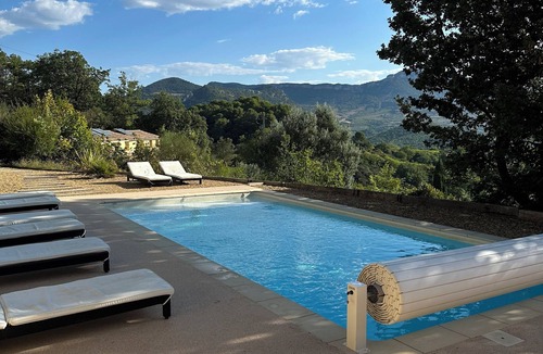 Propiac Apartment | Gîte Eglantier facing Mont Ventoux in drome provençale, swimming pool, nature