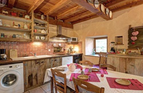 Cuinzier House | Gîte en pleine nature avec jardin, animaux acceptés - FR-1-496-183