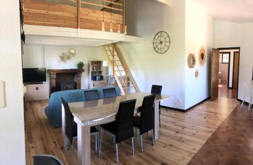 Saint-Maurice-d'Ibie House | Gîte et salon de massage à l'essentiel