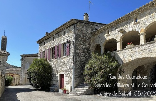 Saint-Maurice-d'Ibie Cottage | Gîte-Family-Ensuite bathroom-Countryside views