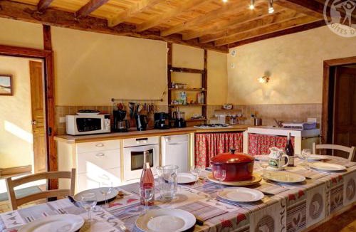 Saint-Martin-la-Sauvete House | Gîte familial spacieux et chaleureux, animaux acceptés, jusqu'à 10 personnes - FR-1-496-128